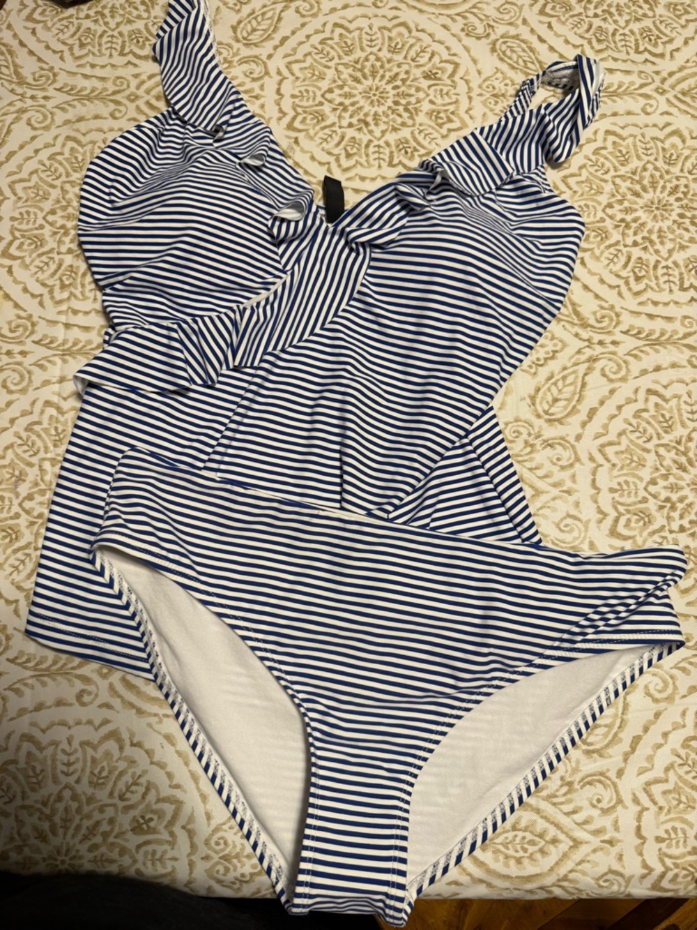 Niptuckswim suit - never worn size 10 navy and white